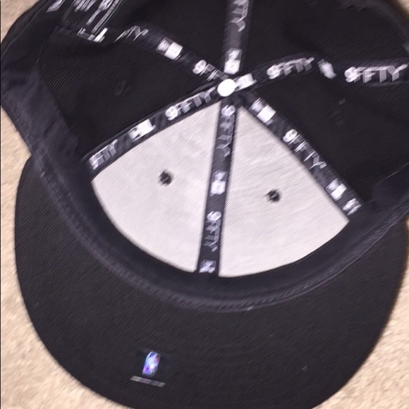 Men’s New Era Chicago Bulls SnapBack Hat - Picture 5 of 6